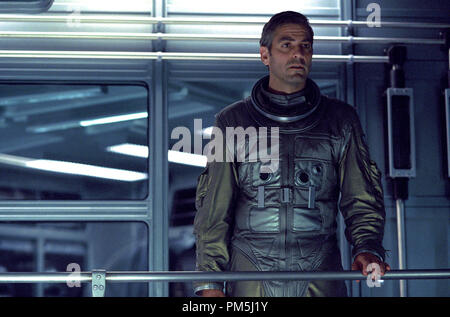 Film Still / Werbung immer noch von der Solaris' George Clooney Foto: Bob Marshak © 2002 Twentieth Century Fox Stockfoto