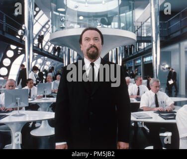 Film Still / Werbung noch von 'Men In Black II "Rip Torn © 2002 Columbia Pictures Photo Credit: Melinda Sue Gordon Stockfoto