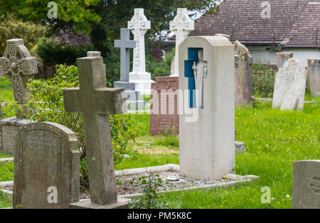 Grabstein am Grab des Russischen Fürstin Bariatinsky, Lydia Yavorska, bei St. Nicolas Kirche Kirchhof in alten Shoreham, West Sussex, UK begraben. Stockfoto