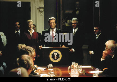 Film Still / Werbung Stills aus "Der Kämpfer" Robin Thomas, Mike Binder, Joan Allen, Jeff Bridges, Sam Elliott, Saul Rubinek © 2000 Dream Works Photo Credit: Gino Mifsud Datei Referenz # 30846161 THA nur für redaktionelle Verwendung - Alle Rechte vorbehalten Stockfoto