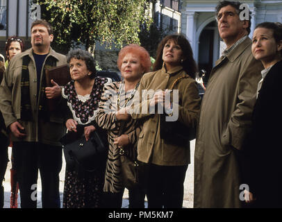 Film Still / Werbung Stills aus "spielen Mona Lisa' Harvey Fierstein, Pat Crawford Brown, Estelle Harris, Marlo Thomas, Elliott Gould, Molly Hagan © 2000 Buena Vista Bilder Photo Credit: Phil Bray Datei Referenz # 30846281 THA nur für redaktionelle Verwendung - Alle Rechte vorbehalten Stockfoto