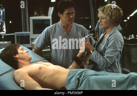 Film Still / Werbung Stills aus "Hollow Man" Kevin Bacon, Josh Brolin, Elisabeth Shue © 2000 Columbia Photo Credit: Stephen Vaughan Datei Referenz # 30846427 THA nur für redaktionelle Verwendung - Alle Rechte vorbehalten Stockfoto