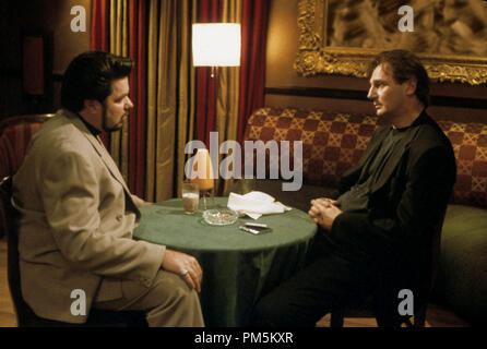 Film Still / Werbung Stills aus "Gun Shy" Oliver Platt, Liam Neeson © 2000 Hollywood Pictures Photo Credit: Bill Foley Datei Referenz # 30846455 THA nur für redaktionelle Verwendung - Alle Rechte vorbehalten Stockfoto