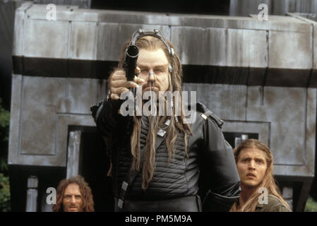 Film Still / Werbung Stills aus "Battlefield Earth: A Saga aus dem Jahr 3000 "Kim Coates, John Travolta, Barry Pepper © 2000 Warner Brothers Photo Credit: Pierre Vinet Datei Referenz # 30846753 THA nur für redaktionelle Verwendung - Alle Rechte vorbehalten Stockfoto