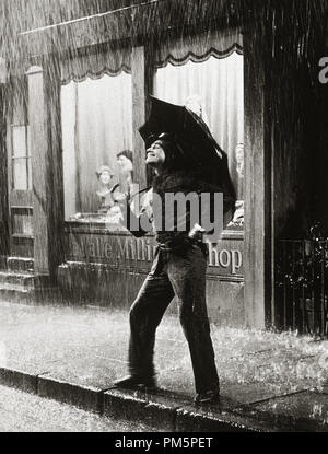 Von Gene Kelly ingin' in the Rain', 1952 MGM Datei Referenz # 30928 778 THA Stockfoto