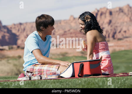 Studio Werbung immer noch von "High School Musical 2" Zac Efron, Vanessa Anne Hudgens 2007 Photo Credit: Adam Larkey Datei Referenz # 307381028 THA nur für redaktionelle Verwendung - Alle Rechte vorbehalten Stockfoto