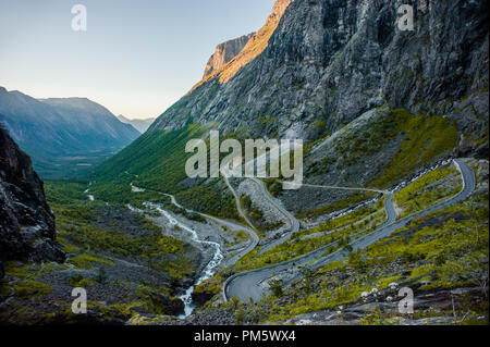 Trollstigen - Mountain Road in Norwegen. Ansicht von oben Stockfoto