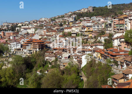 VELIKO Tarnovo, Bulgarien - 10 April, 2017: Panoramablick auf Stadt Veliko Tarnovo, Bulgarien Stockfoto