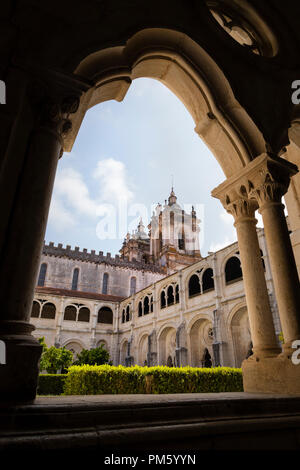 ALCOBACA, PORTUGAL - 20. Mai 2018: Gärten der Das Mosteiro de Santa Maria de Alcobaca Stockfoto