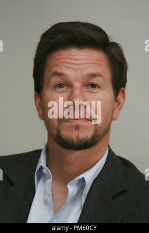 Mark Wahlberg 'Kämpfer' Portrait Session, 20. November 2010. Reproduktion von amerikanischen Boulevardzeitungen ist absolut verboten. Datei Referenz # 30787 087 GFS nur für redaktionelle Verwendung - Alle Rechte vorbehalten Stockfoto