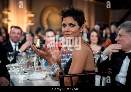 Halle Berry am 68. Golden Globe Awards im Beverly Hilton in Beverly Hills, CA am Sonntag, 16. Januar 2011. Stockfoto