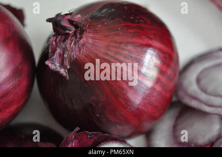 Rote Zwiebeln, Still Life close up Stockfoto
