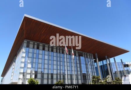 LONG BEACH, CALIF-Sept 10, 2018: Detail der Gouverneur George Deukmejian Gerichtsgebäude in Downtown Long Beach. Stockfoto