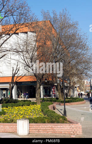 Chaskowo, Bulgarien - 15. MÄRZ 2014: Fußgängerzone im Zentrum der Stadt von Haskovo, Bulgarien Stockfoto