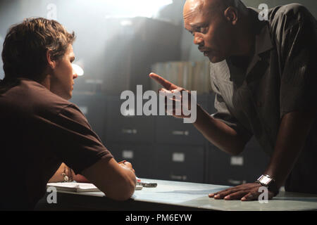 Film Still / Werbung noch vom Nakes auf einer Ebene "Nathan Phillips, Samuel L. Jackson © 2006 New Line Cinema Photo Credit: James Dittiger Datei Referenz # 30753441 THA nur für redaktionelle Verwendung - Alle Rechte vorbehalten Stockfoto