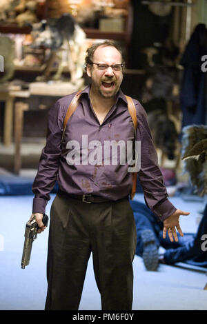 Film Still / Werbung immer noch von "Shoot Em Up" Paul Giamatti © 2007 New Line Cinema Photo Credit: James Dittiger Datei Referenz # 30753464 THA nur für redaktionelle Verwendung - Alle Rechte vorbehalten Stockfoto