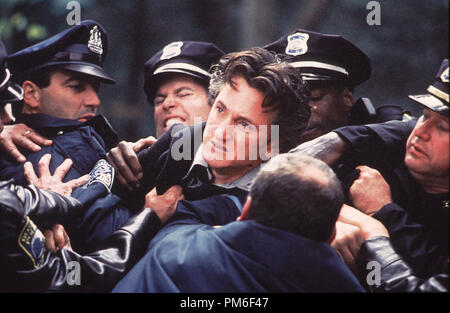 Film Still / Werbung noch von 'Mystic River' Sean Penn Photo Credit: MERIE W. Wallace © 2003 Warner Bros Datei Referenz # 30753527 THA nur für redaktionelle Verwendung - Alle Rechte vorbehalten Stockfoto