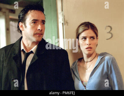 Film Still / Werbung noch von 'Identität' John Cusack, Amanda Peet © 2003 Columbia Photo Credit: Suzanne Tenner Datei Referenz # 30753736 THA nur für redaktionelle Verwendung - Alle Rechte vorbehalten Stockfoto