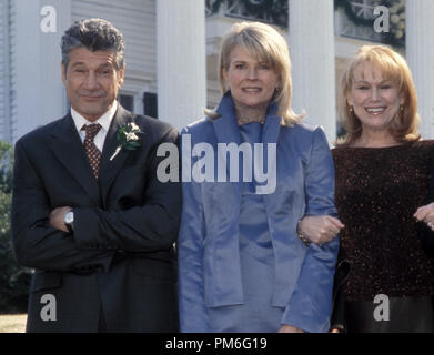 Film Still / Werbung noch von 'Sweet Home Alabama' Fred Ward, Candice Bergen, Mary Kay Place © 2002 Touchstone Stockfoto