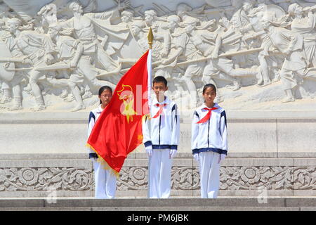 Chinesische Pionier Kinder in Stockfoto