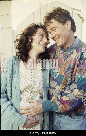 Film Still / Werbung noch von 'Malcolm in der Mitte' Episode: 'Flashback' Jane Kaczmarek, Bryan Cranston Mai 20, 2001 Datei Referenz # 30847671 THA nur für redaktionelle Verwendung - Alle Rechte vorbehalten Stockfoto