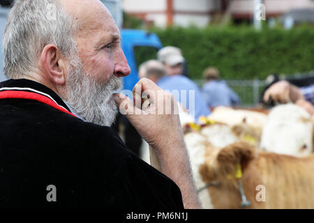 Sumiswald, Schweiz, 14. September 2018: Nahaufnahme von einem Bauern nach der Parade im Dorf Sumiswald im Kanton Bern Der herbstlichen Ceremo Stockfoto