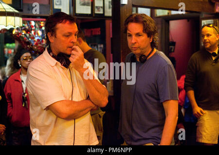 (L-R) PETER FARRELLY, BOBBY FARRELLY, Co-Autoren/Regisseuren/Produzenten von New Line Cinema Komödie "HALL PASS", ein Warner Bros.-Bilder freigeben. Stockfoto