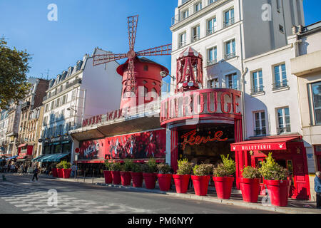 PARIS, Frankreich, 7. September 2018 - Das Moulin Rouge in Montmartre Paris, Frankreich, Stockfoto