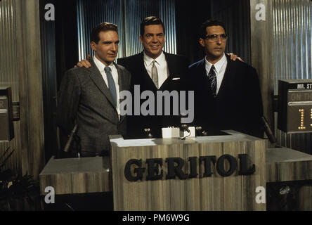 Szenenfoto aus "Quiz Show" Ralph Fiennes, Christopher McDonald, John Turturro © 1994 Hollywood Pictures Photo Credit: Barry Wetcher Stockfoto