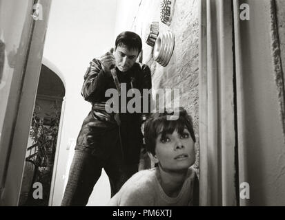 Audrey Hepburn, Alan Arkin' warten, bis Dark' (1967) Warner Datei Referenz # 31202 020 THA Stockfoto