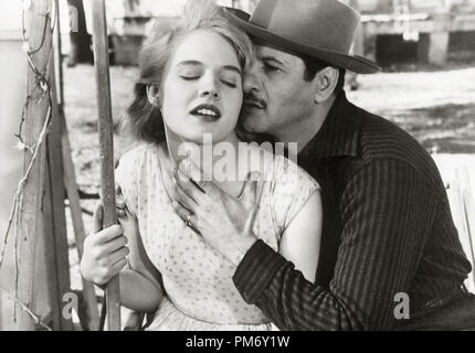 Eli Wallach und Carroll Baker 'Baby Doll' 1956 Datei Referenz # 31202 096 THA Stockfoto