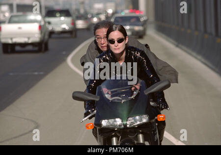 Film Still / Werbung immer noch von der "Matrix Reloaded", Randall Duk Kim, Carrie-Anne Moss © 2003 Warner Brothers Datei Referenz # 30753283 THA nur für redaktionelle Verwendung - Alle Rechte vorbehalten Stockfoto