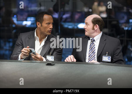 Szenenfoto aus "Get Smart" mit Dwayne "The Rock" Johnson, David Koechner © 2008 Warner Brothers Photo Credit: Tracy Bennett Datei Referenz # 307551178 THA nur für redaktionelle Verwendung - Alle Rechte vorbehalten Stockfoto