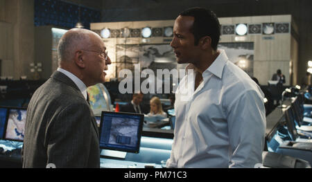 Szenenfoto aus "Get Smart" Alan Arkin, Dwayne "The Rock" Johnson © 2008 Warner Brothers Datei Referenz # 307551207 THA nur für redaktionelle Verwendung - Alle Rechte vorbehalten Stockfoto