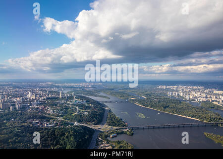 Schöne Aussicht über der Erde auf Wahrzeichen nach unten. Stockfoto