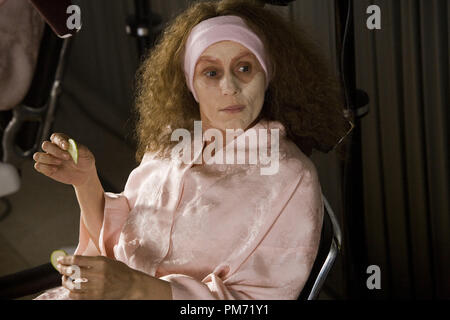 Szenenfoto aus "Miss Pettigrew lebt für einen Tag" Frances McDormand © 2008 Focus Features Photo Credit: Kerry Brown Datei Referenz # 30755271 THA nur für redaktionelle Verwendung - Alle Rechte vorbehalten Stockfoto