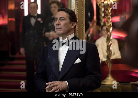 Szenenfoto aus "Miss Pettigrew lebt für einen Tag "Ciaran Hinds © 2008 Focus Features Photo Credit: Kerry Brown Datei Referenz # 30755278 THA nur für redaktionelle Verwendung - Alle Rechte vorbehalten Stockfoto