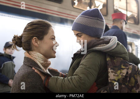 Szenenfoto aus "Eagle Eye" Michelle Monaghan, Cameron Boyce © 2008 Dream Works Foto: Ralph Nelson Datei Referenz # 30755482 THA nur für redaktionelle Verwendung - Alle Rechte vorbehalten Stockfoto