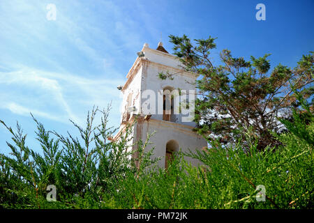 Glockenturm von St. Lucas Kirche in Toconao Stadt, archäologische Stätte in der Nähe von San Pedro de Atacama, Chile Stockfoto