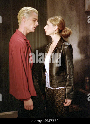 Film Still / Werbung noch von 'Buffy the Vampire Slayer' James Marsters, Sarah Michelle Gellar 2001 Datei Referenz # 308471304 THA nur für redaktionelle Verwendung - Alle Rechte vorbehalten Stockfoto