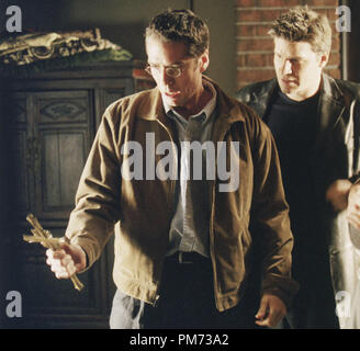 Film Still / Werbung noch von 'Angel' Alexis Denisof, David Boreanaz ca. 2001 Datei Referenz # 308471445 THA nur für redaktionelle Verwendung - Alle Rechte vorbehalten Stockfoto