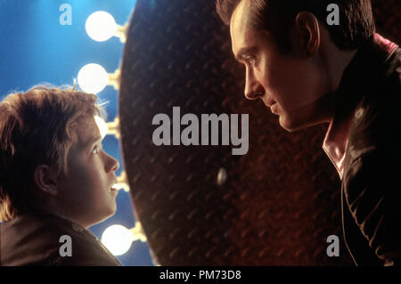 Film Still / Werbung immer noch von "A.I. Künstliche Intelligenz" Jude Law, Haley Joel Osment © 2001 Warner Brothers/DreamWorks Foto: David James Datei Referenz # 308471512 THA nur für redaktionelle Verwendung - Alle Rechte vorbehalten Stockfoto