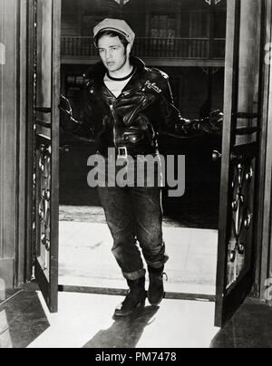 Marlon Brando, "Der Wilde" 1953 Columbia Datei Referenz # 30928 042 THA Stockfoto