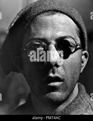 Studio Publicity still: 'Papillon' Dustin Hoffman 1973 Allied Artists File Reference # 30928 1020THA Stockfoto