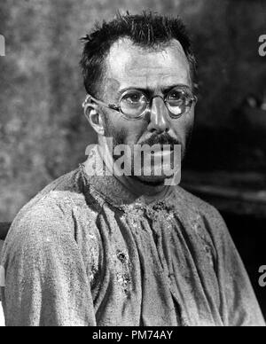 Studio Publicity still: 'Papillon' Dustin Hoffman 1973 Allied Artists File Reference # 30928 1034THA Stockfoto