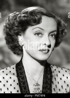 Bette Davis, "Braut" Juni 1948 Warner Datei Referenz # 30928 112 THA Stockfoto