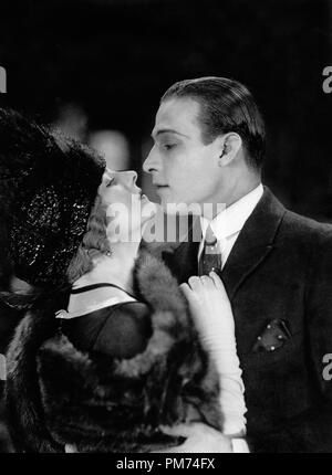 Studio Publicity still: Rudolph Valentino, Alice Terry, die vier Reiter der Apokalypse 1921, Aktenzeichen # 30928 1144THA Stockfoto