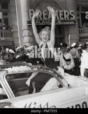 Marilyn Monroe an der Miss America pageant Parade in Atlantic City, NJ, 1952. Datei Referenz # 30928 347 THA Stockfoto