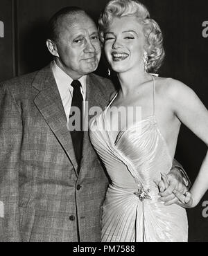 Jack Benny und Marilyn Monroe, circa 1953. Datei Referenz # 30928 408 THA Stockfoto