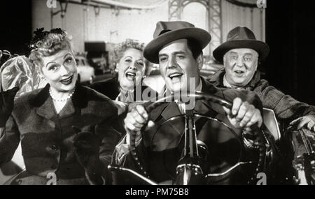 Lucille Ball, Vivian Vance, Desi Arnaz, William Frawley, "I love Lucy" ca. 1957 Desilu Datei Referenz # 30928 466 THA Stockfoto